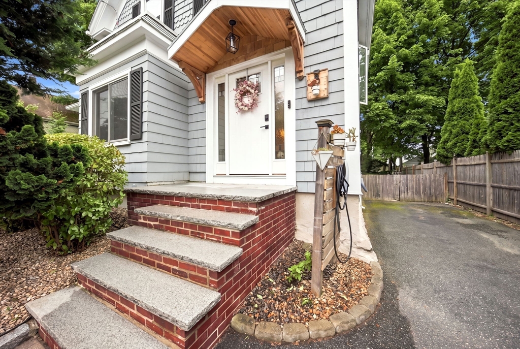 8 Charles St Property Photo 2