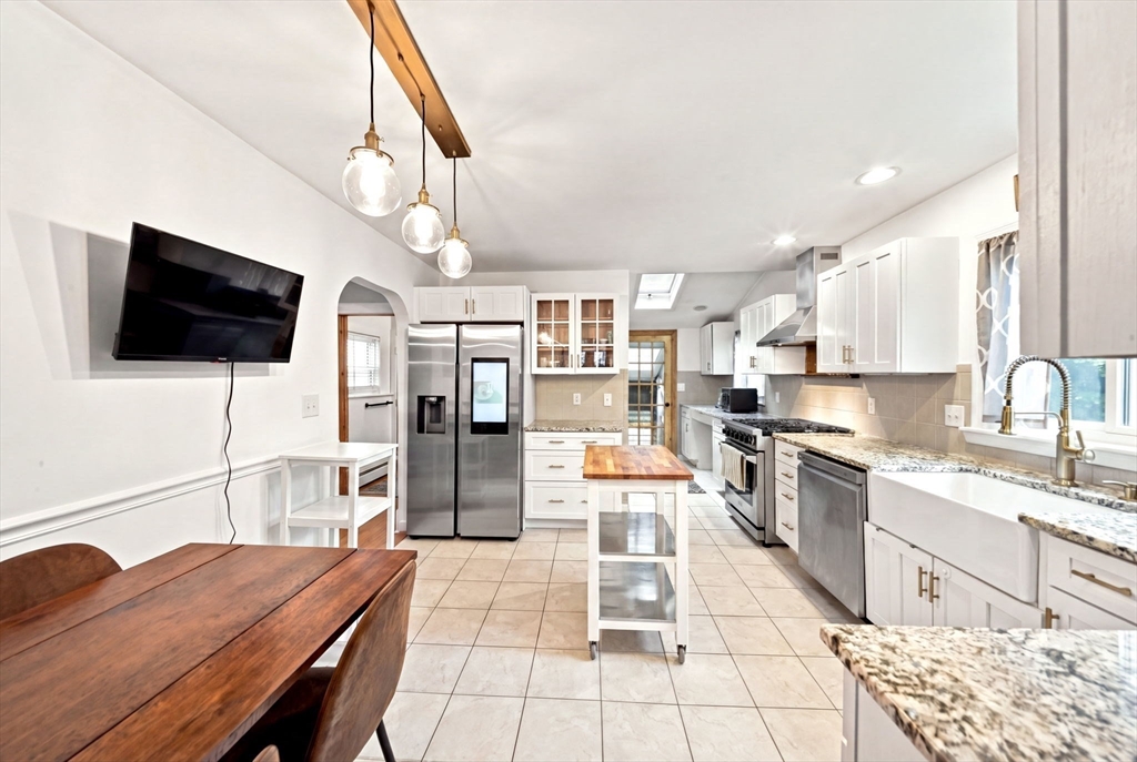 8 Charles St Property Photo 5