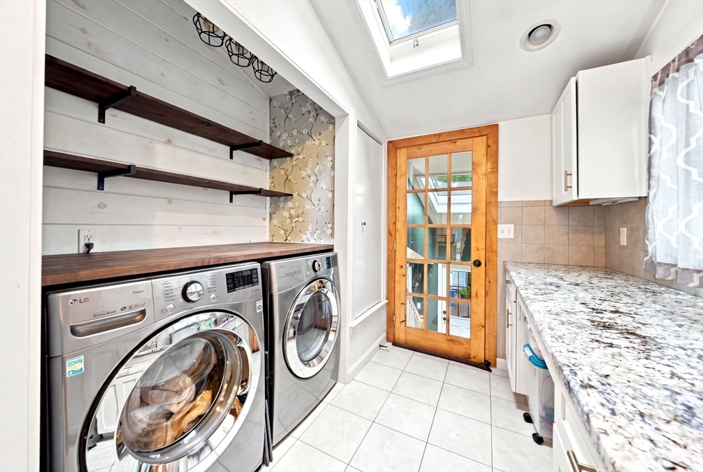 8 Charles St Property Photo 7