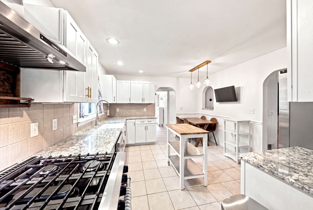 8 Charles St Property Photo 8