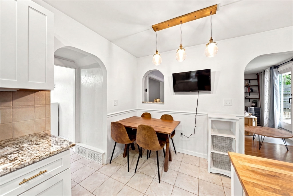 8 Charles St Property Photo 9