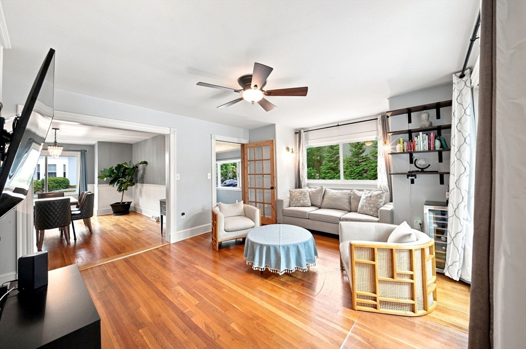 8 Charles St Property Photo 11