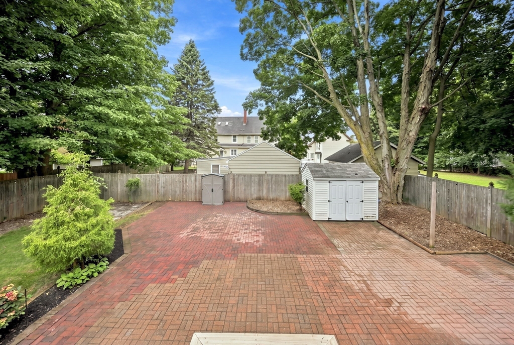 8 Charles St Property Photo 28