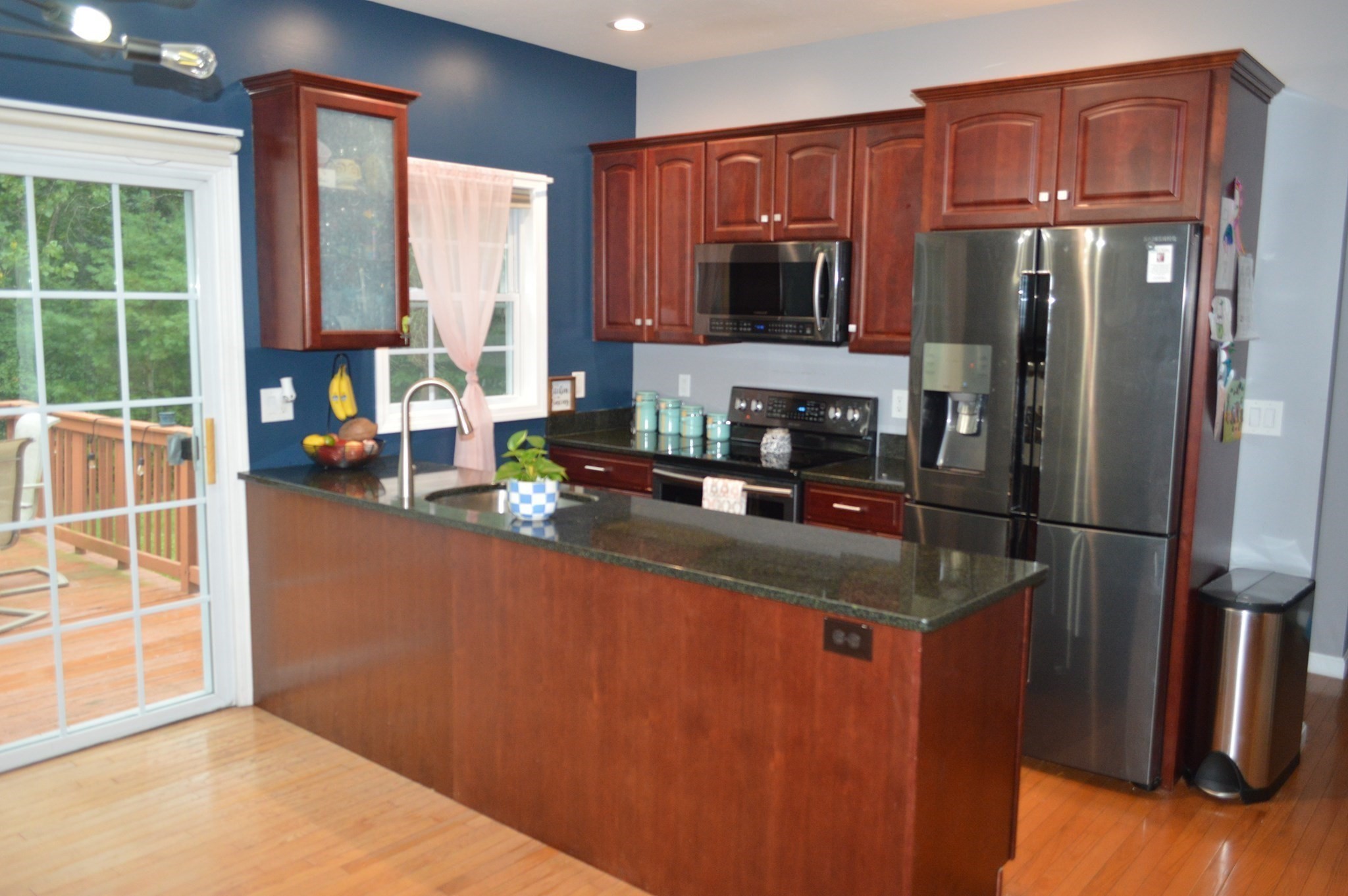 25 Oakes Cir # 25 Property Photo 2