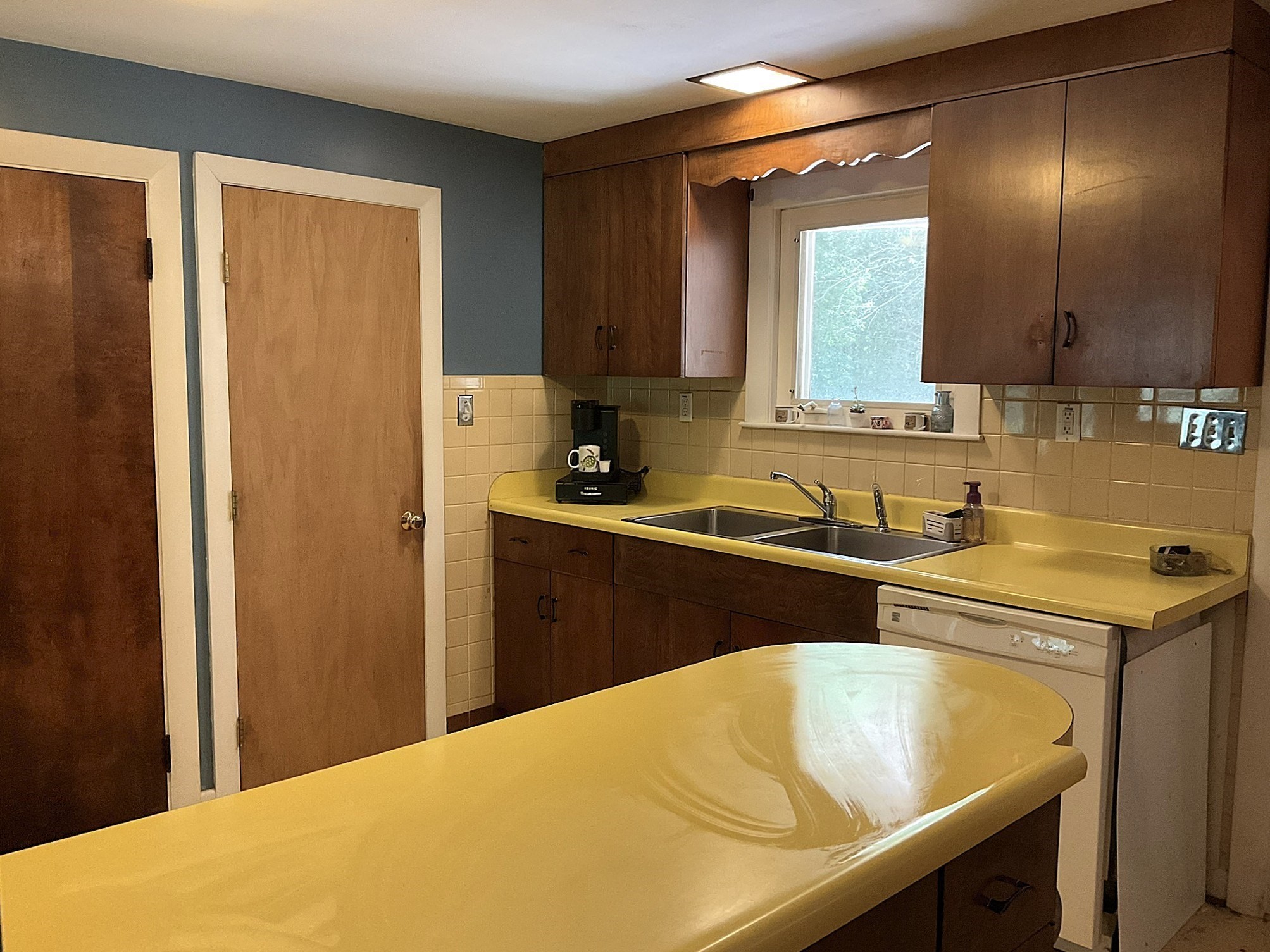 165 State Rd Property Photo 11