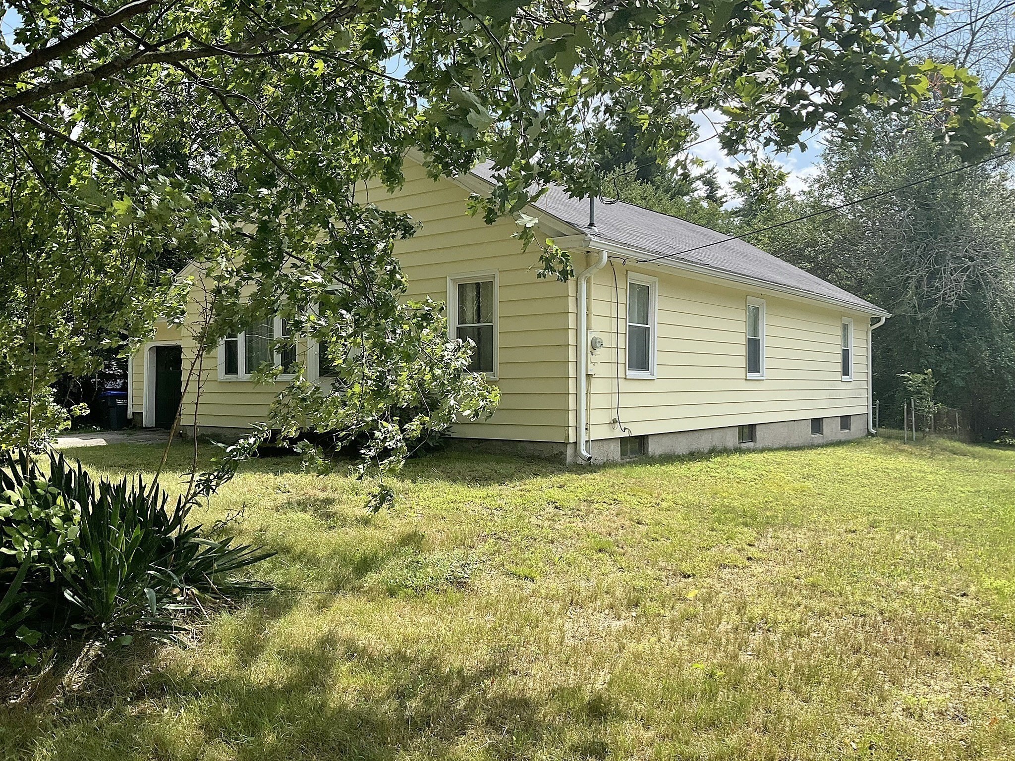 165 State Rd Property Photo 27