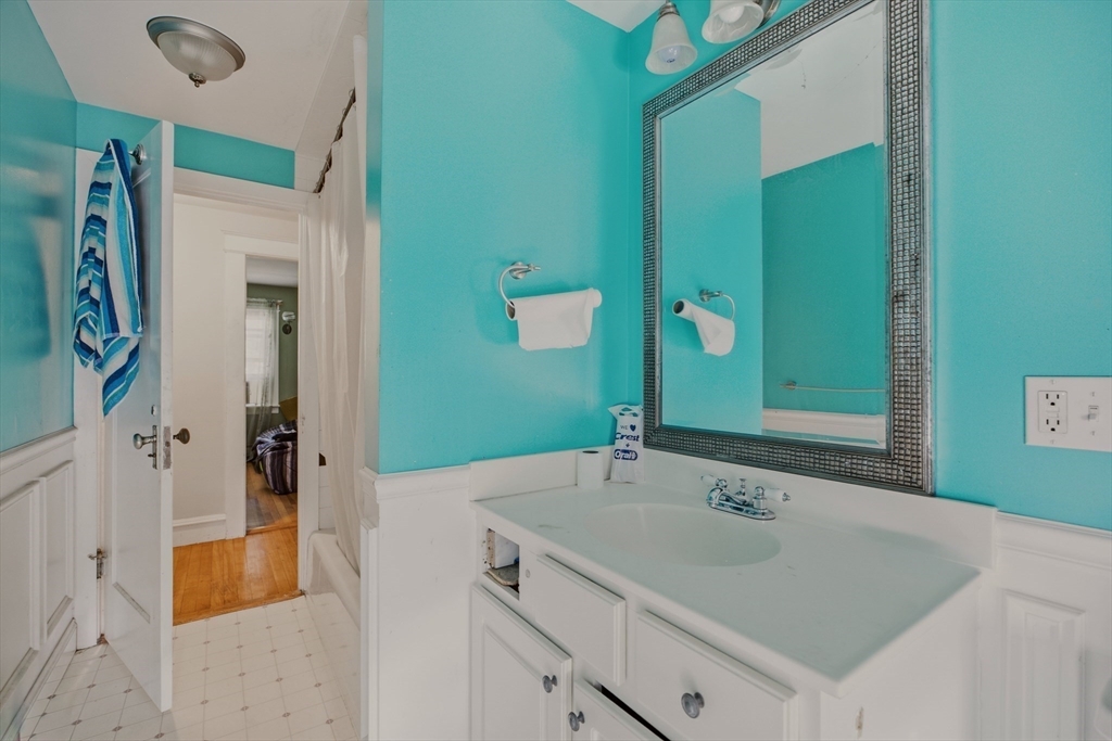 283 Montgomery St Property Photo 22