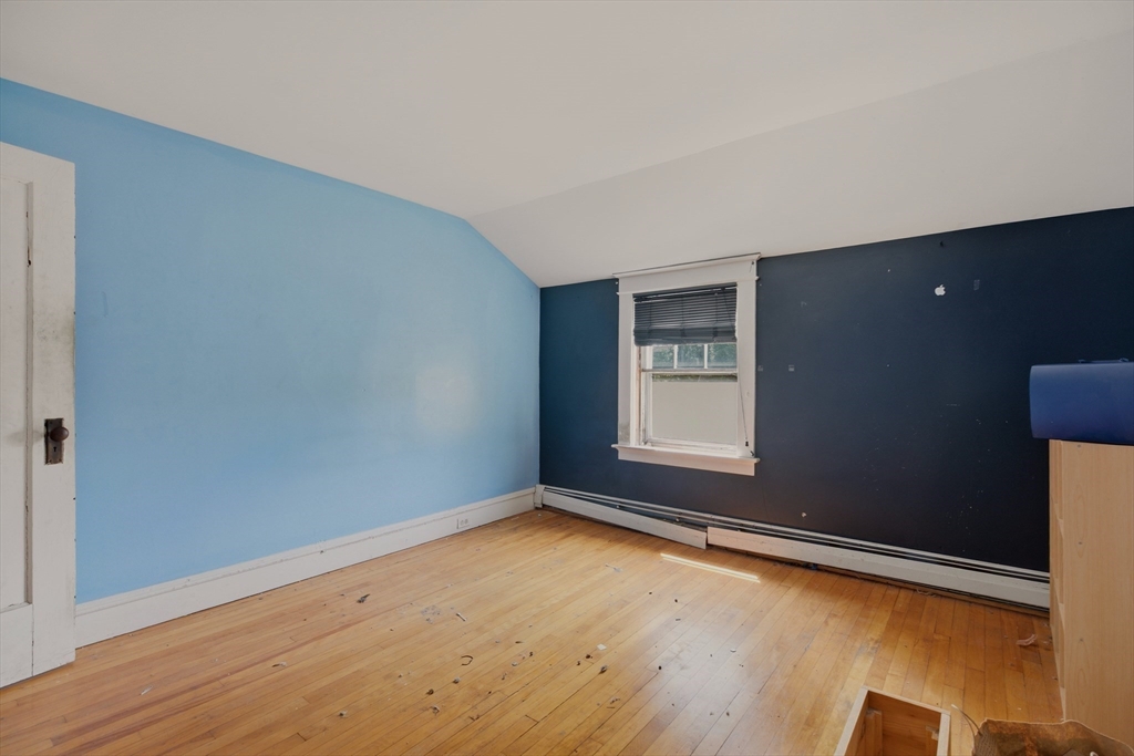 283 Montgomery St Property Photo 23