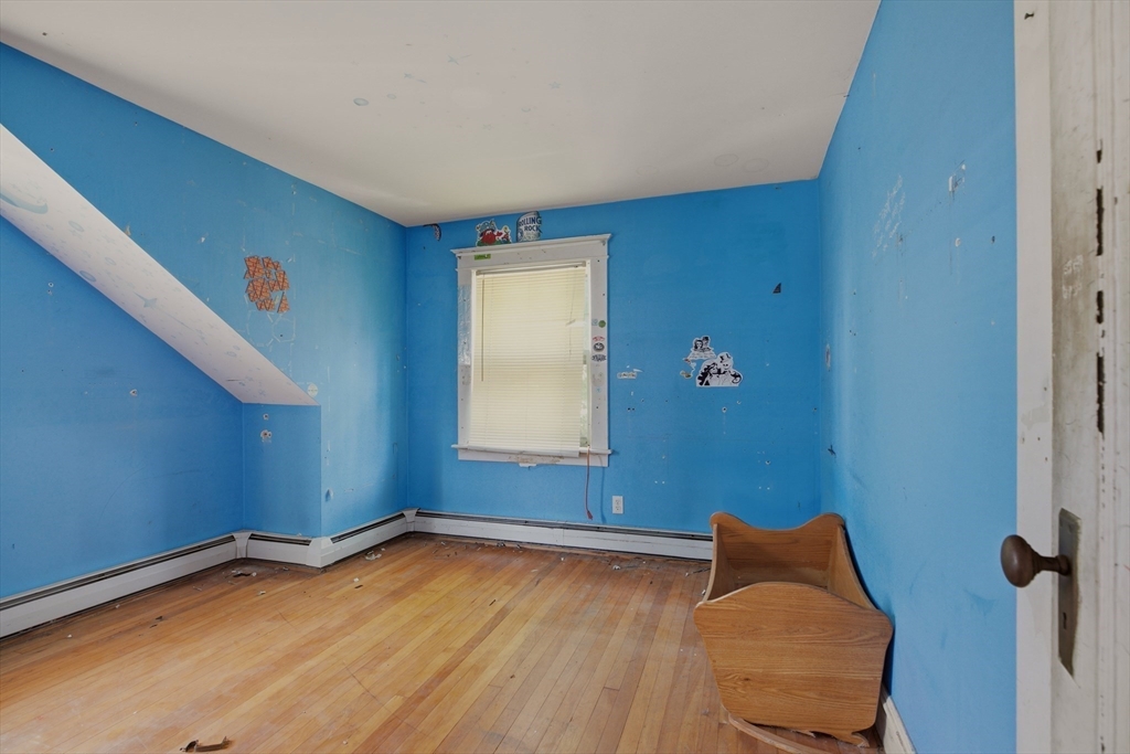 283 Montgomery St Property Photo 24