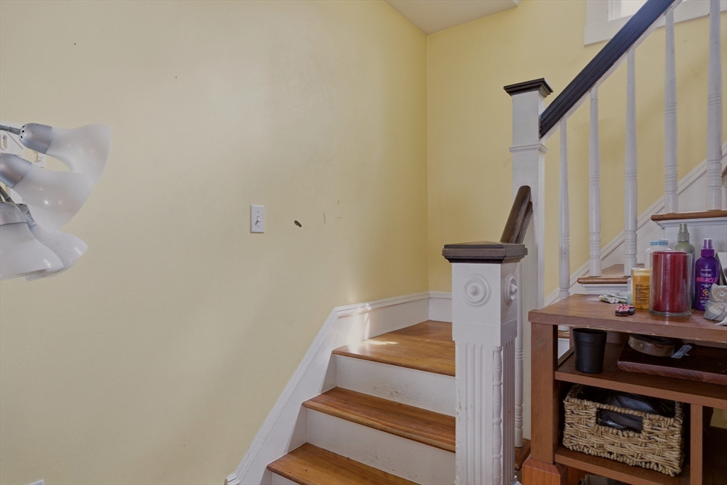 283 Montgomery St Property Photo 29