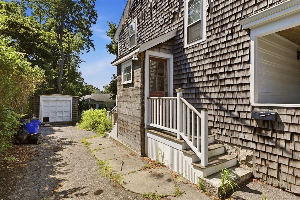 283 Montgomery St Property Photo 31
