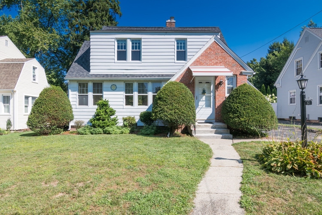 32 Elmwood Ave Property Photo 1