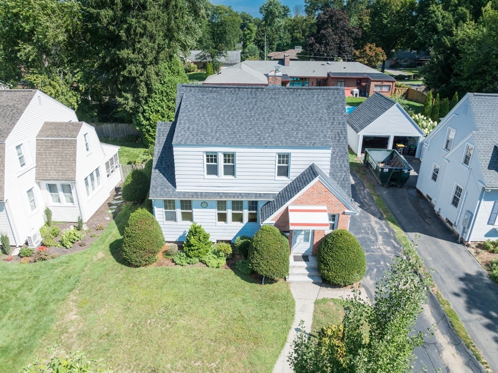 32 Elmwood Ave Property Photo 5
