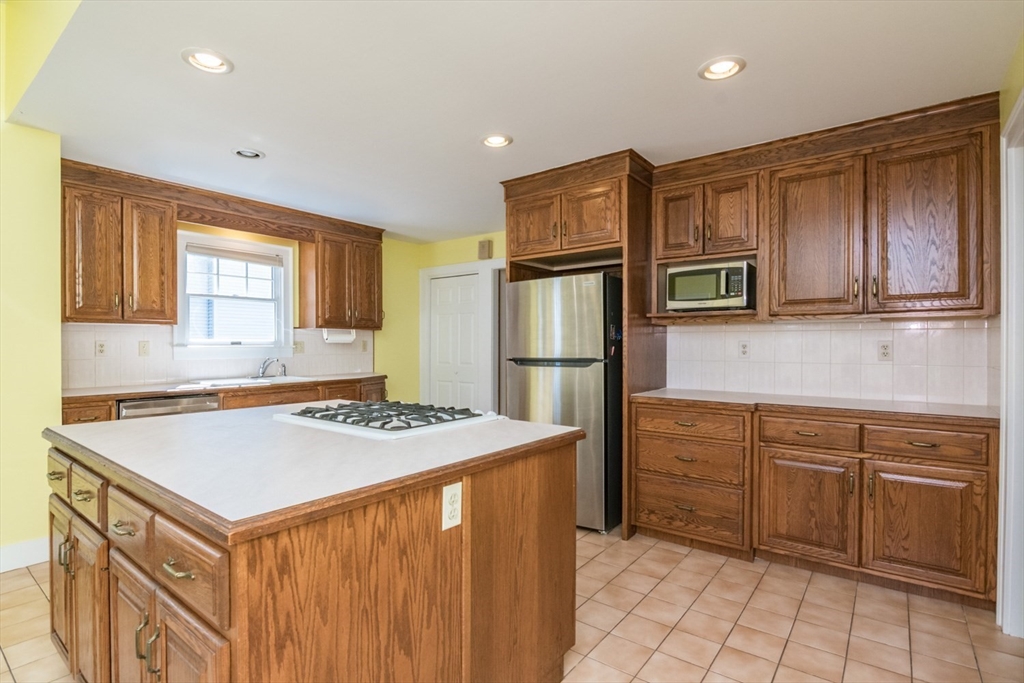 32 Elmwood Ave Property Photo 13