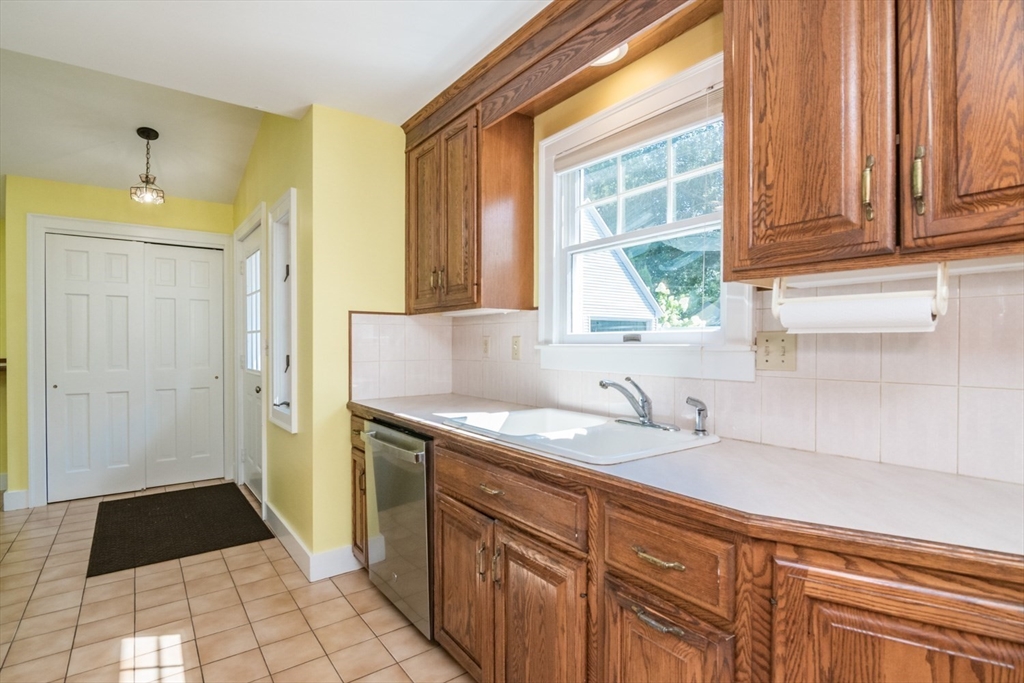 32 Elmwood Ave Property Photo 14