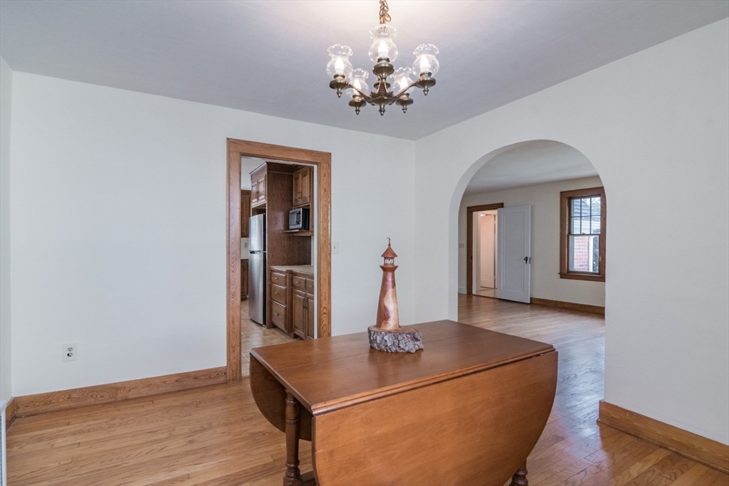 32 Elmwood Ave Property Photo 18
