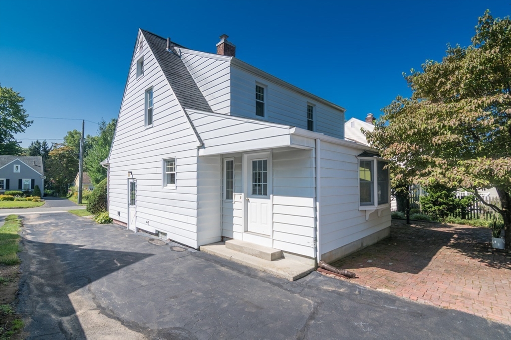32 Elmwood Ave Property Photo 33