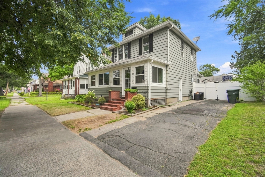 43 Corona St Property Photo 2