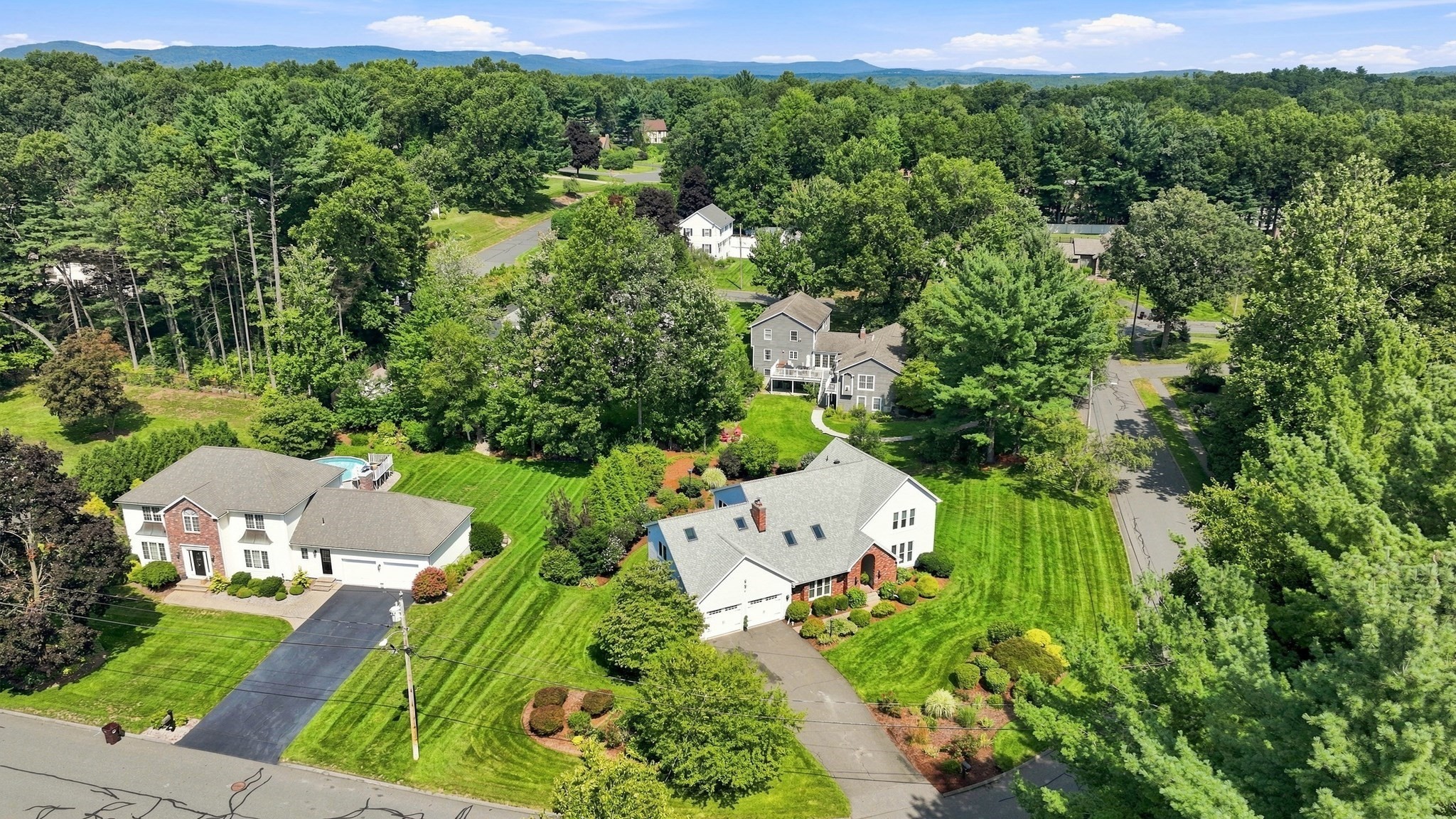 54 Blueberry Rdg Property Photo 2