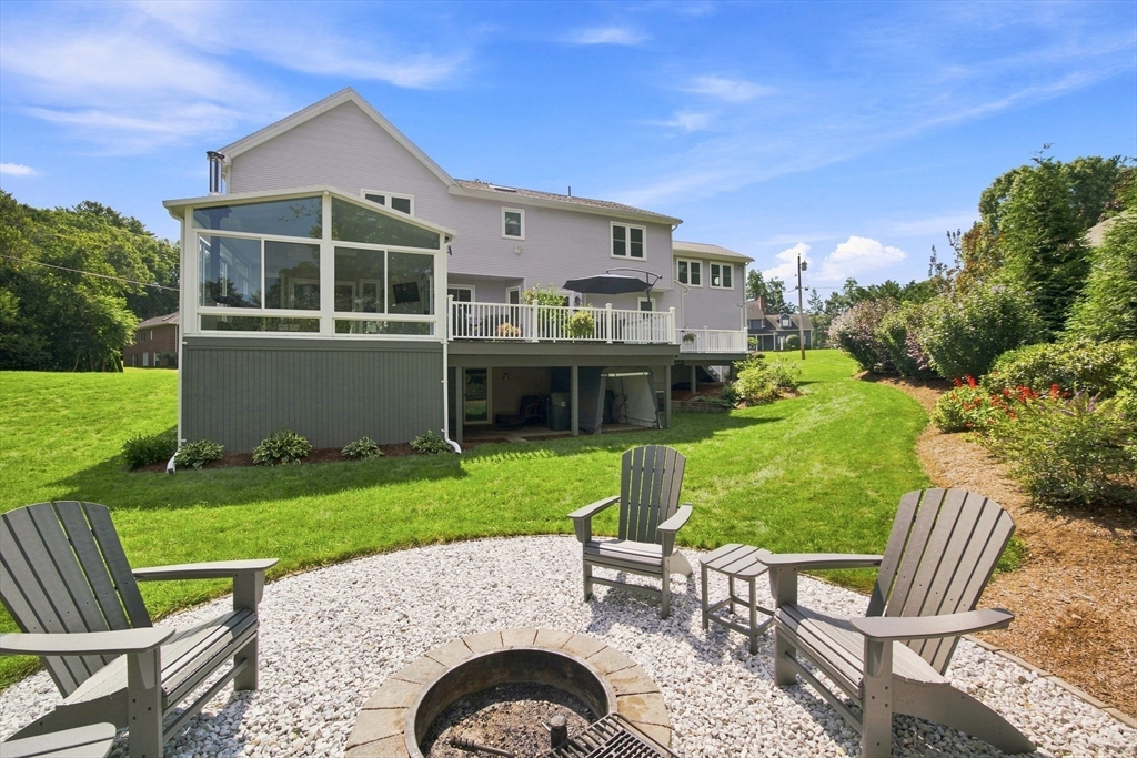 54 Blueberry Rdg Property Photo 4