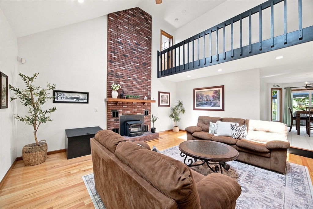 54 Blueberry Rdg Property Photo 13