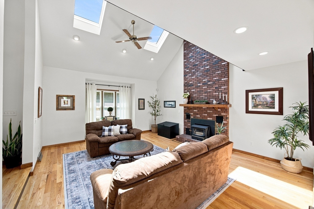 54 Blueberry Rdg Property Photo 15