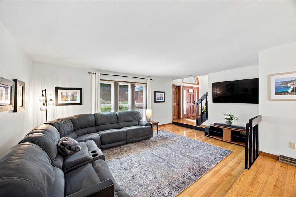 54 Blueberry Rdg Property Photo 17