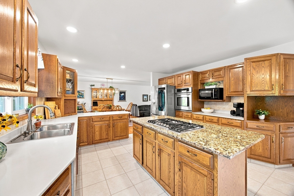 54 Blueberry Rdg Property Photo 18