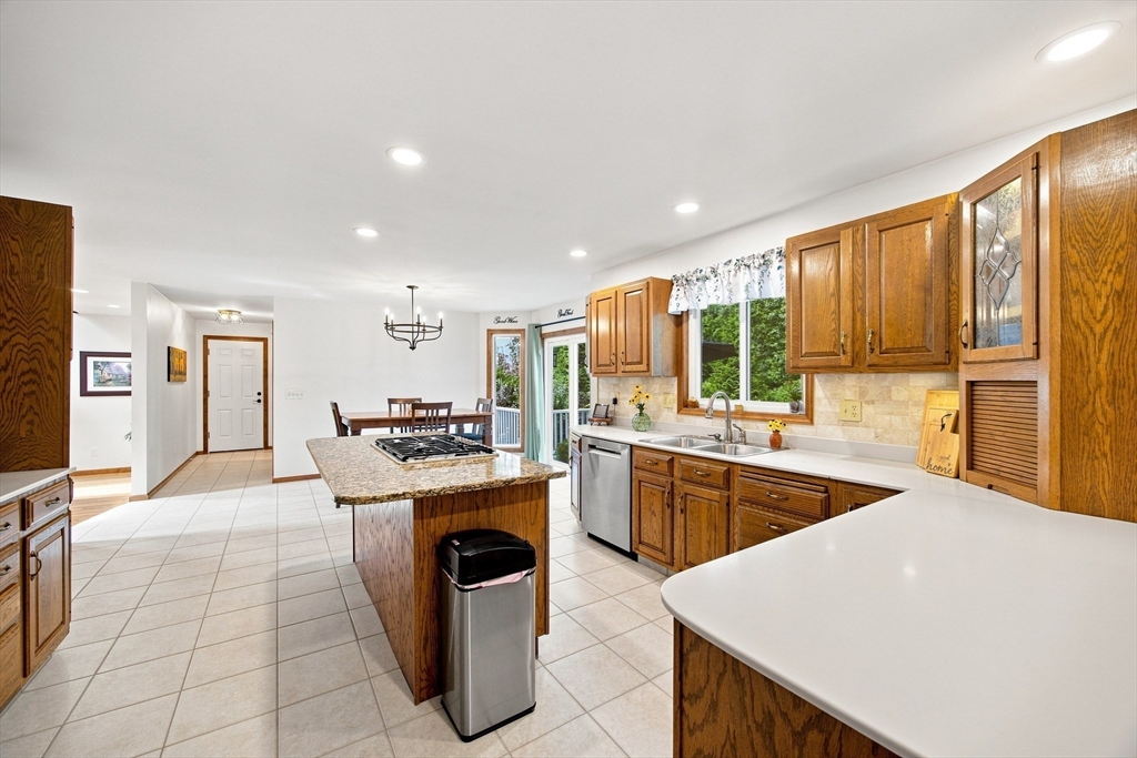 54 Blueberry Rdg Property Photo 19