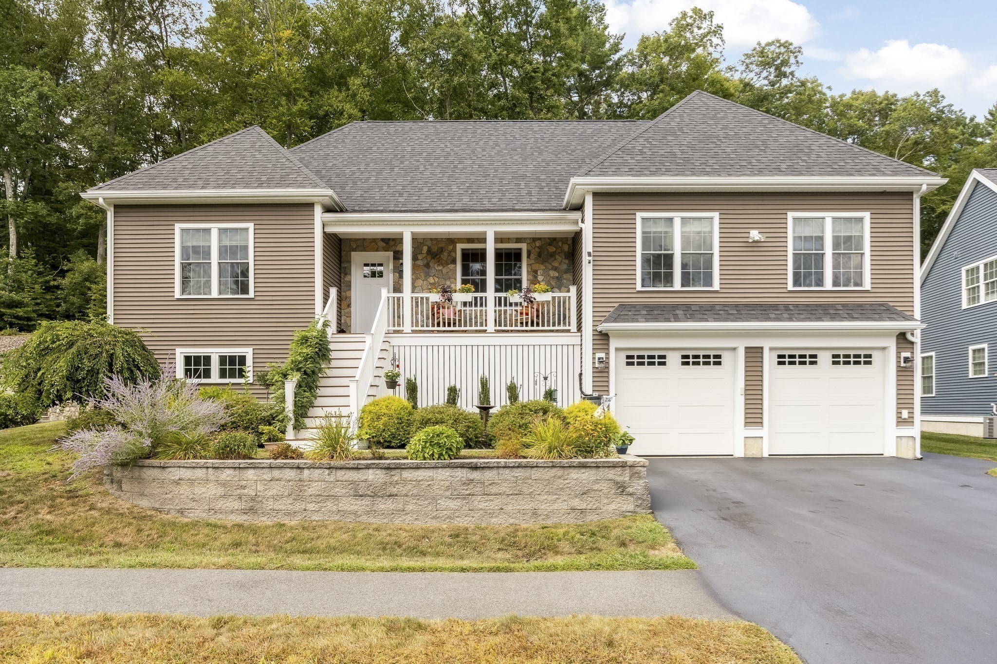 8 Willowdale Cir # 8 Property Photo 1