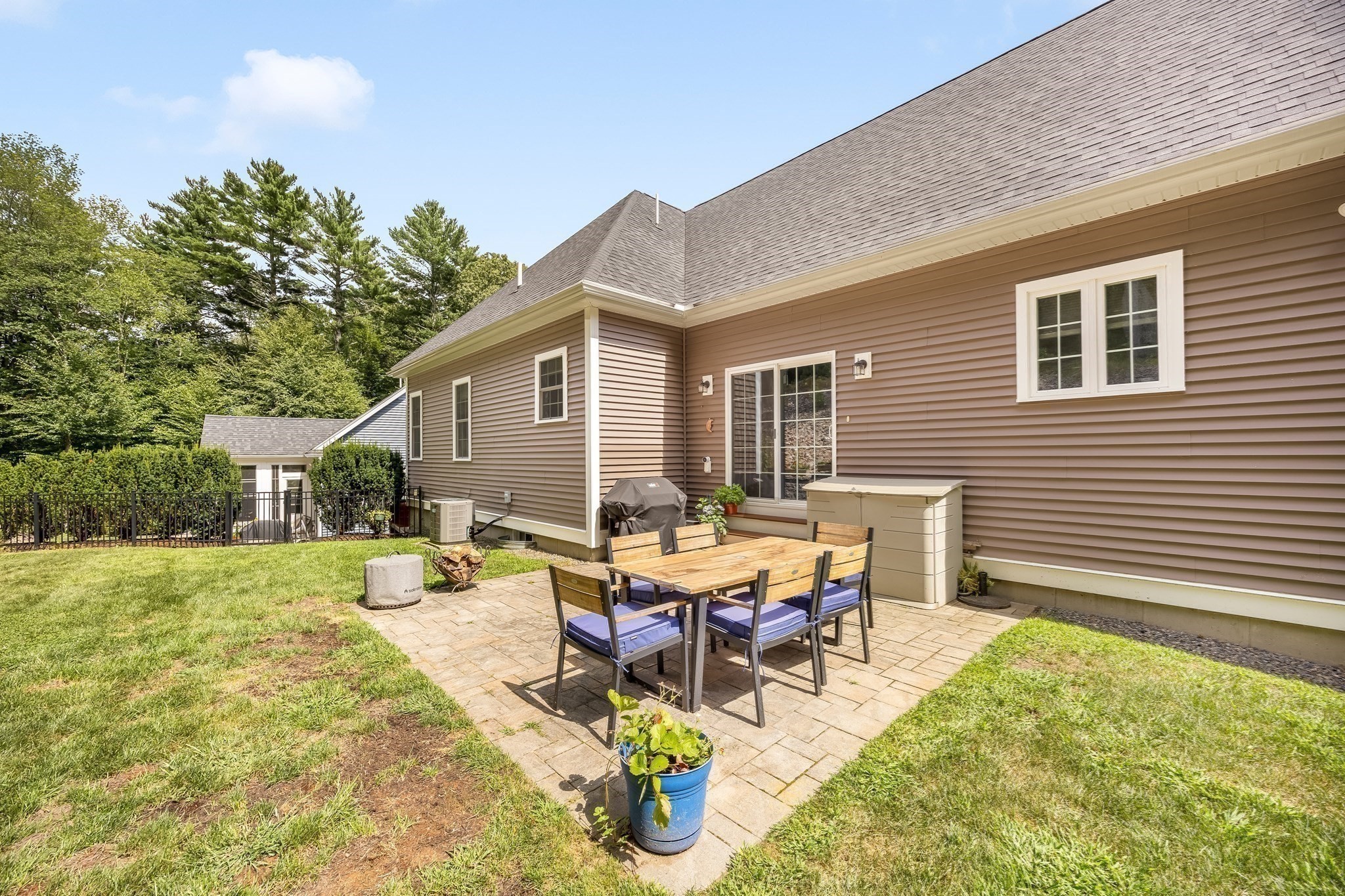 8 Willowdale Cir # 8 Property Photo 27