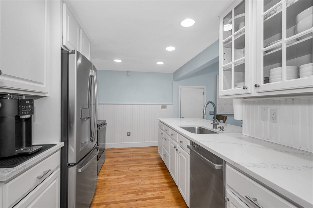168 Lowell St Property Photo 7