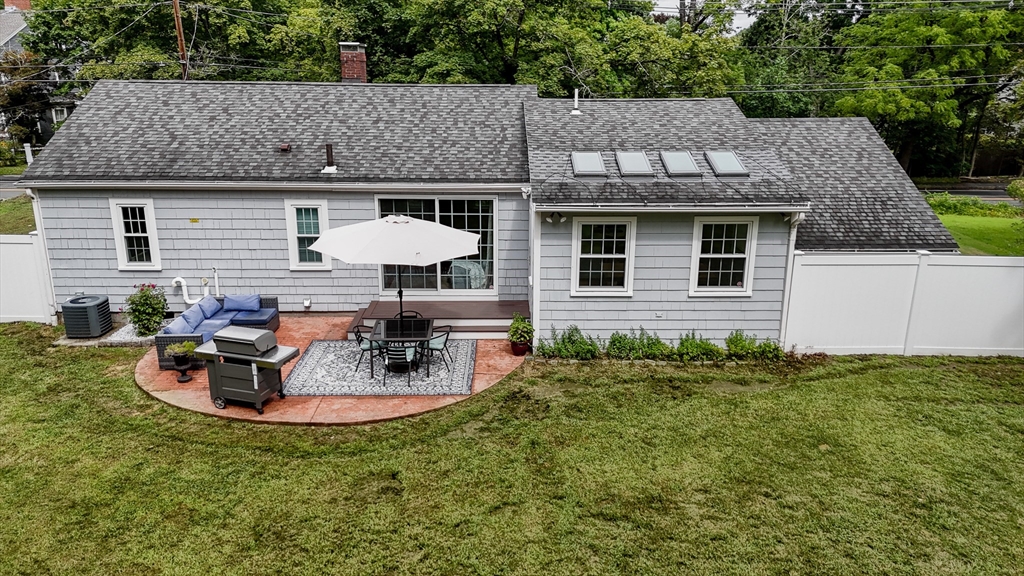 168 Lowell St Property Photo 39
