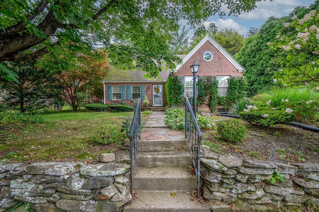 7 Virginia Rd Property Photo 1