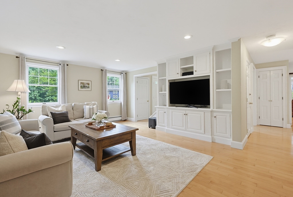 1804 Washington St Property Photo 3