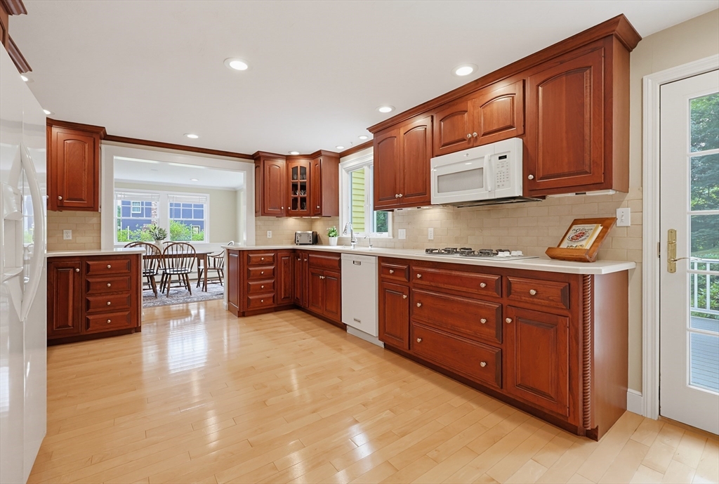 1804 Washington St Property Photo 8
