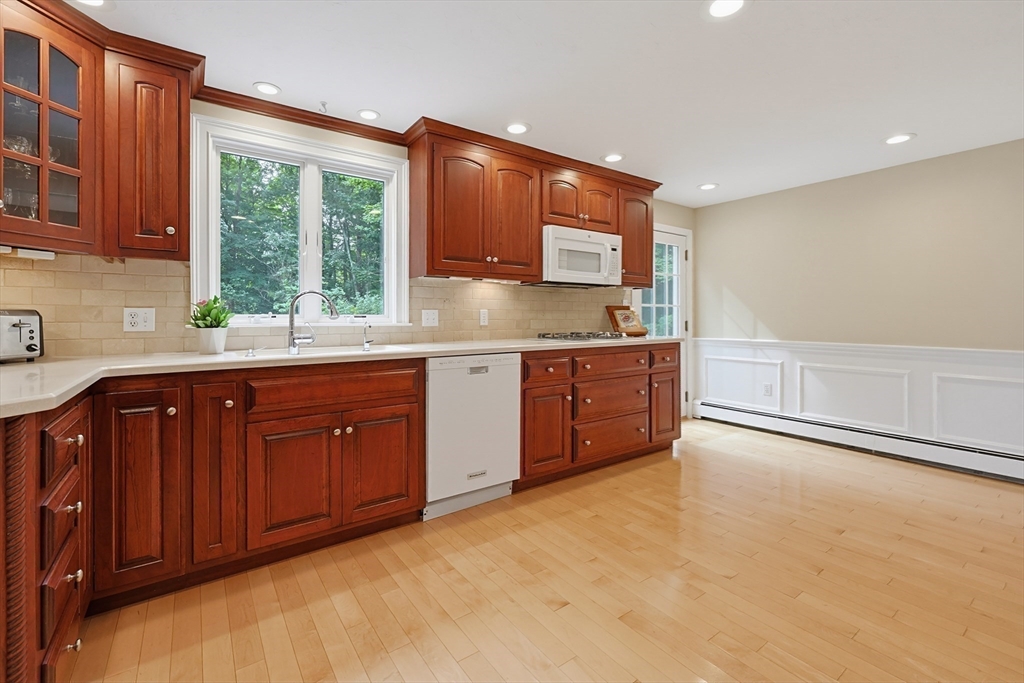 1804 Washington St Property Photo 12