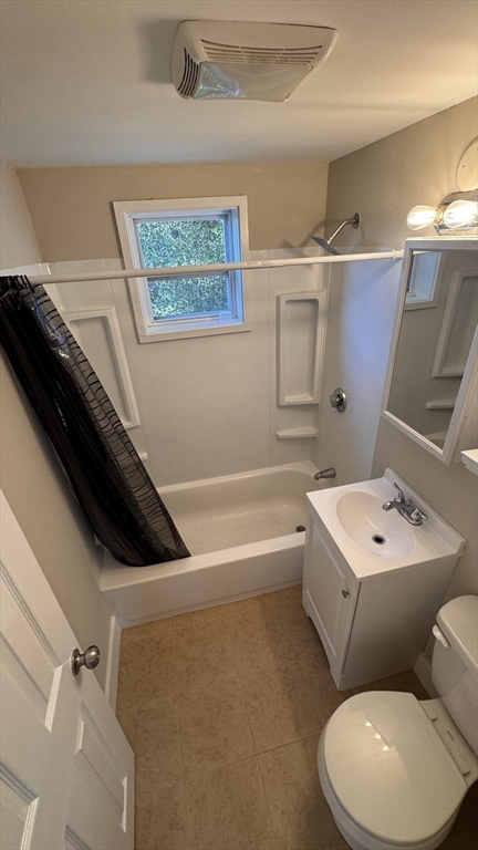 133 Baker St # 3 Property Photo 12