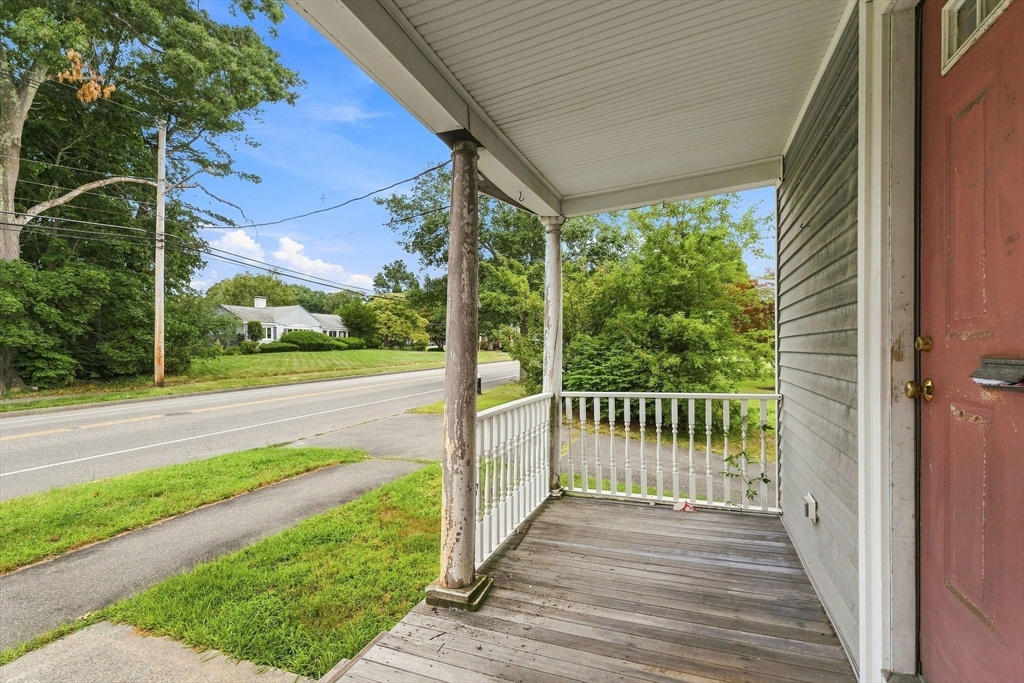 280 Copeland St Property Photo 3