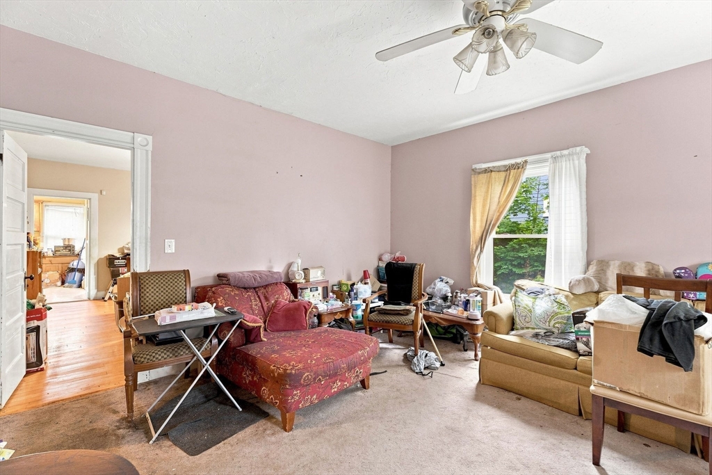 280 Copeland St Property Photo 4