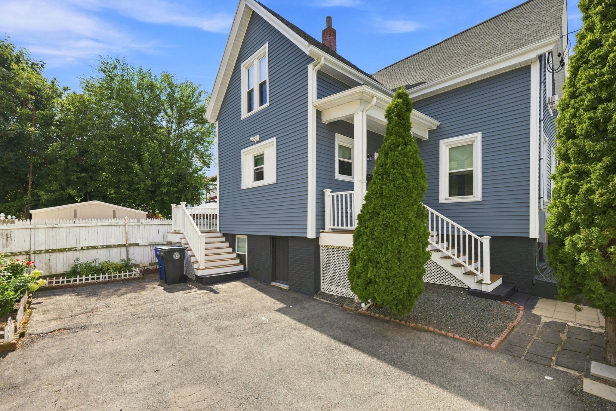 93 Parker St Property Photo 1