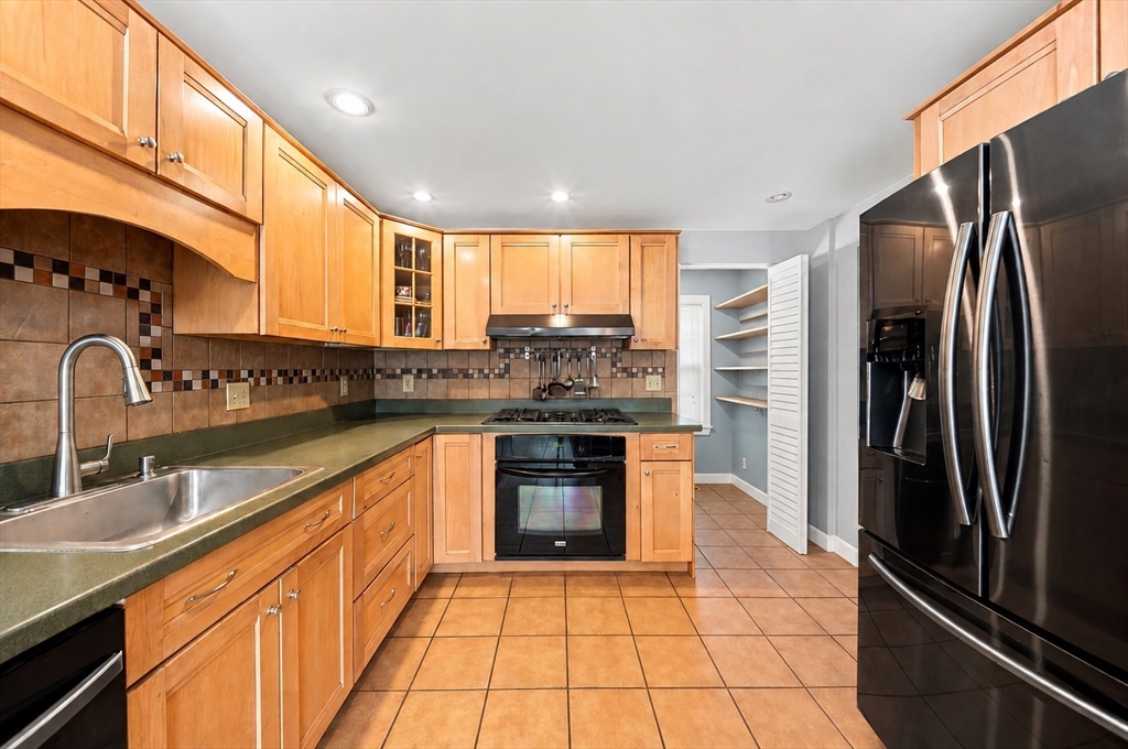 107 Sylvan St Property Photo 4