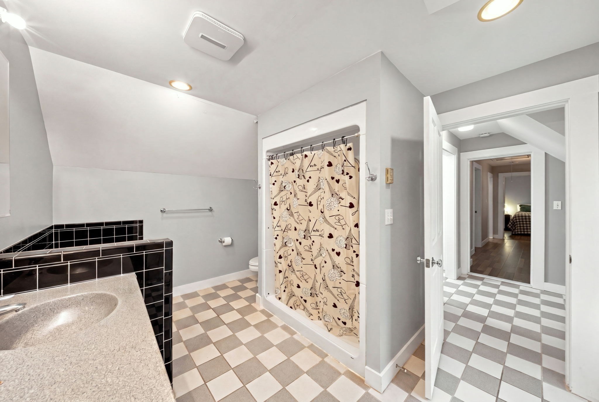 107 Sylvan St Property Photo 30