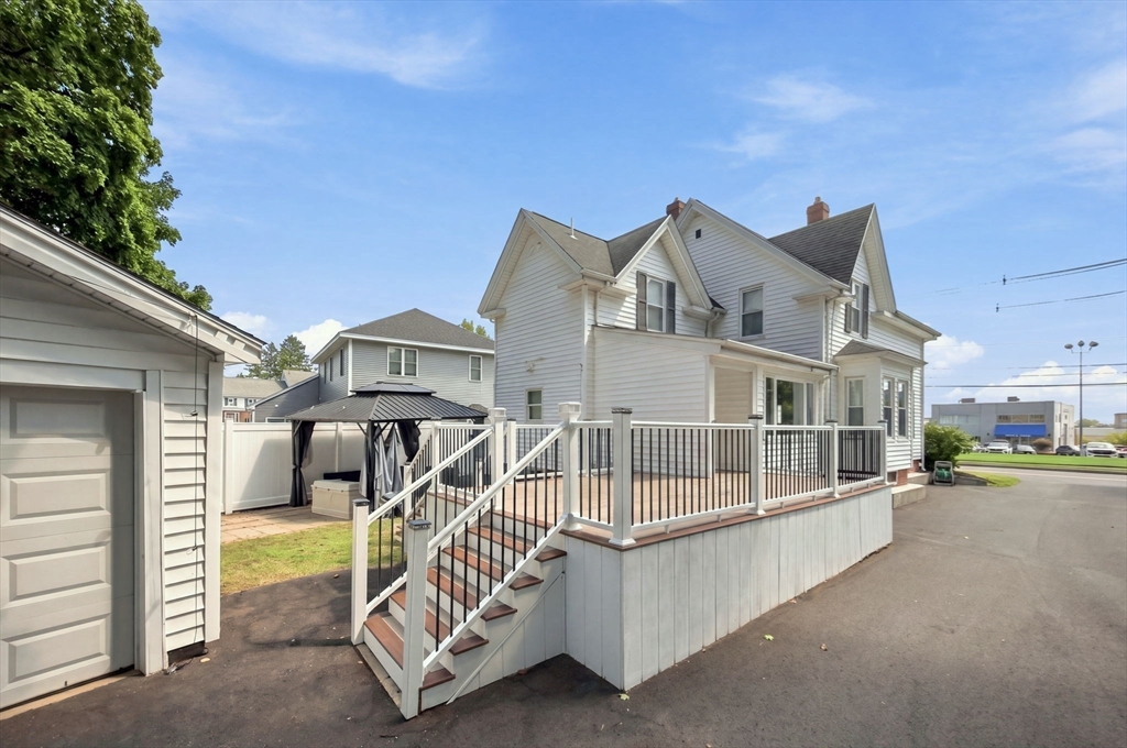 107 Sylvan St Property Photo 31