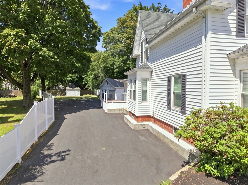107 Sylvan St Property Photo 34