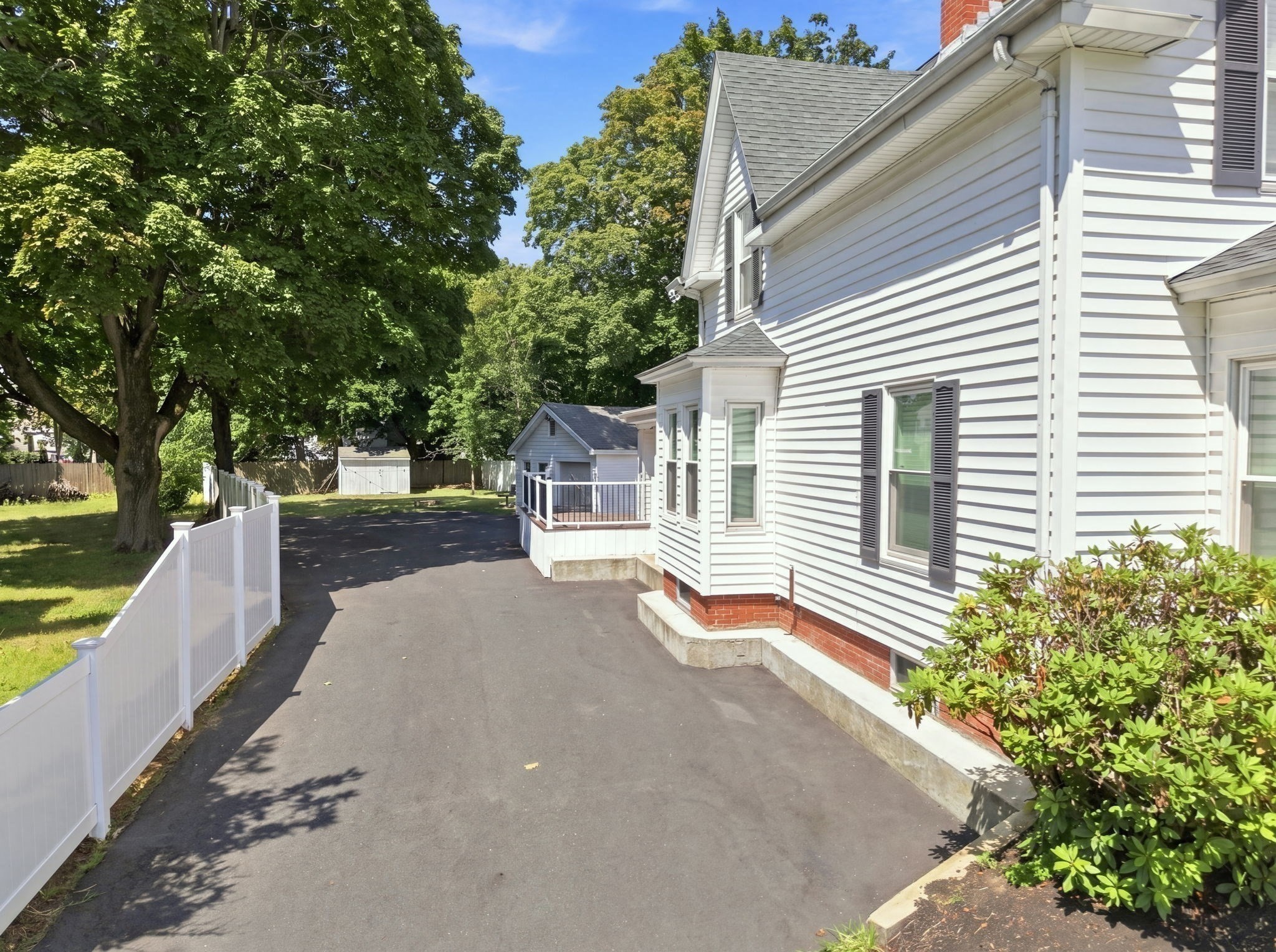 107 Sylvan St Property Photo 34