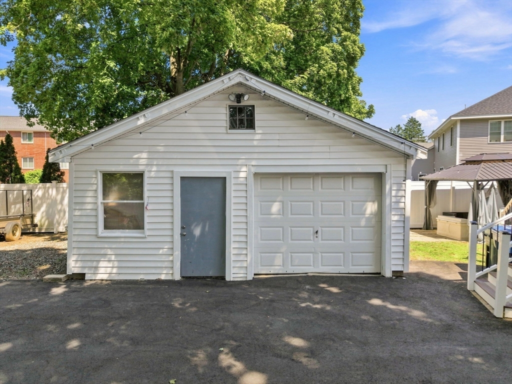 107 Sylvan St Property Photo 35