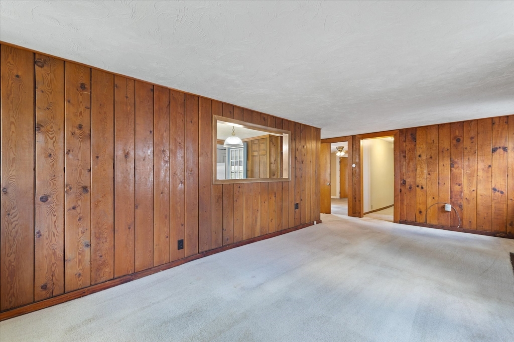 1 Freeman Ave Property Photo 10