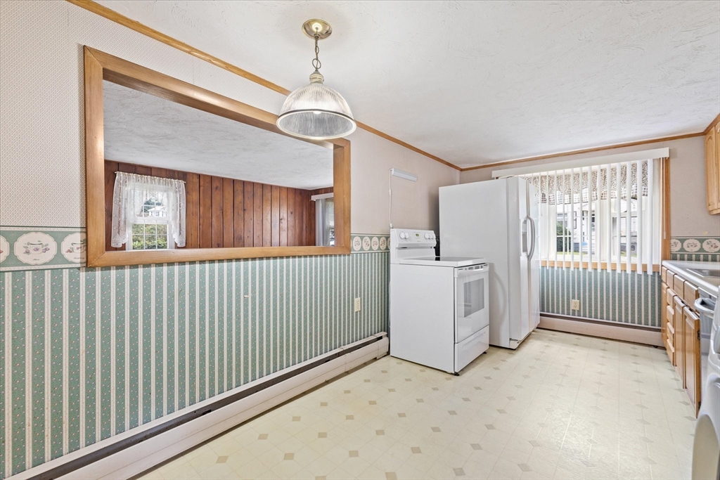 1 Freeman Ave Property Photo 14