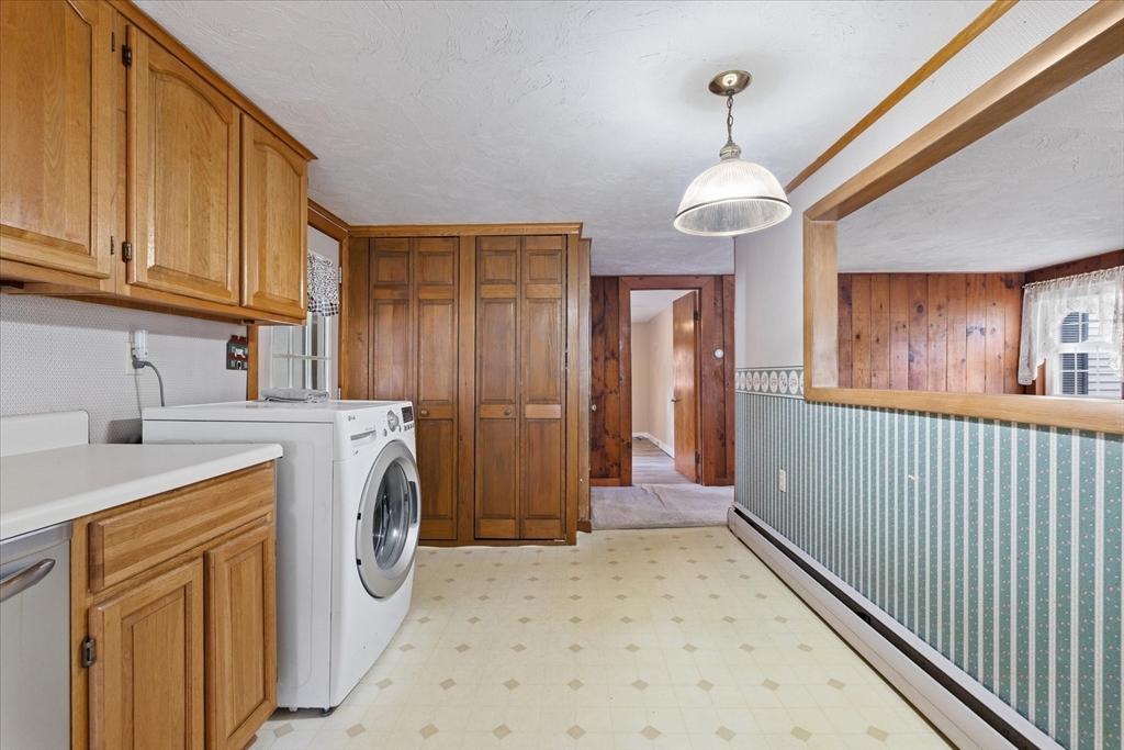 1 Freeman Ave Property Photo 15